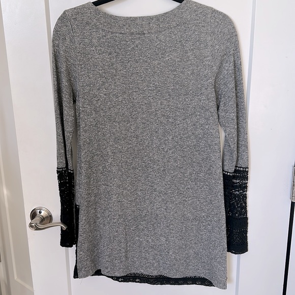 Anthropologie Recessed Lace Sweatshirt Pullover Long-Sleeve Gray Tunic Top - Picture 5 of 7